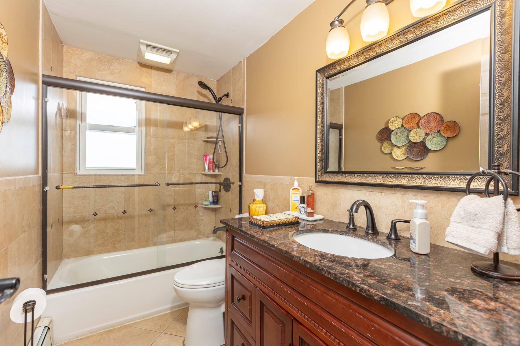 530 Goodrich Avenue, North Babylon, New York image 16