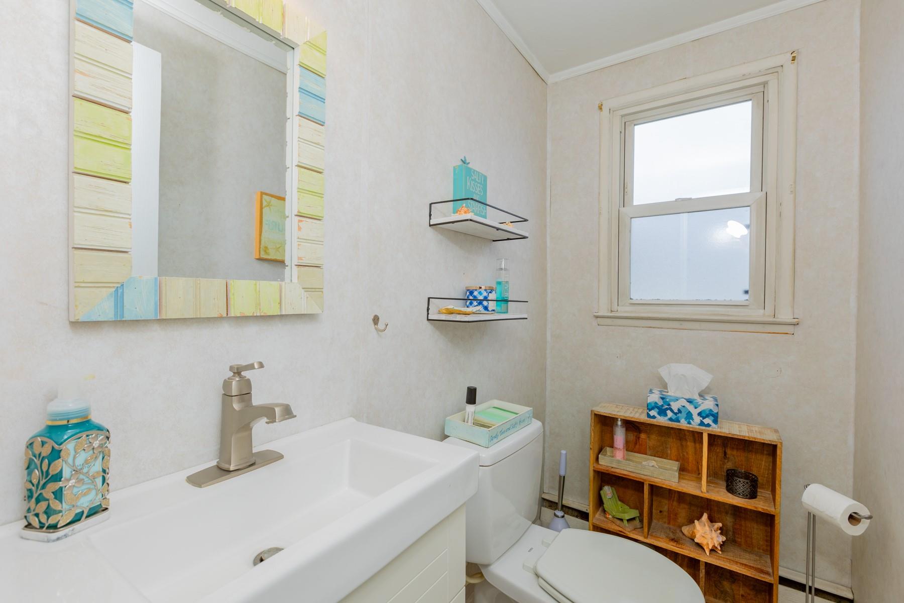 530 Goodrich Avenue, North Babylon, New York image 25