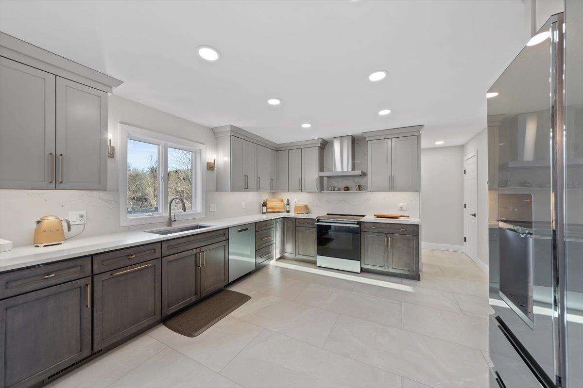 16 Somerset Drive, Patterson, New York image 4