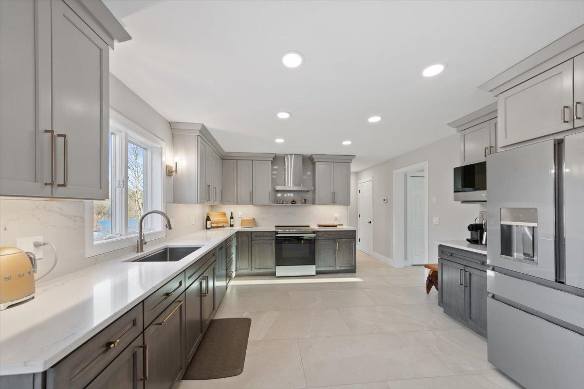 16 Somerset Drive, Patterson, New York image 3
