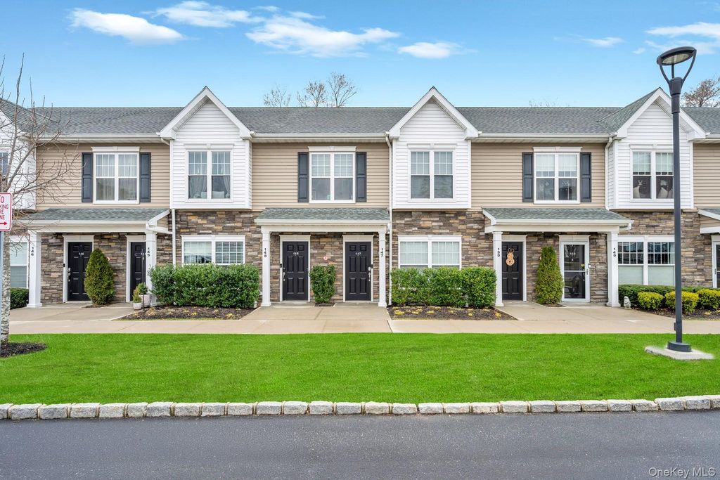 Photo of 147 Ashley Court, Central Islip, NY 11722 (MLS # 980890)