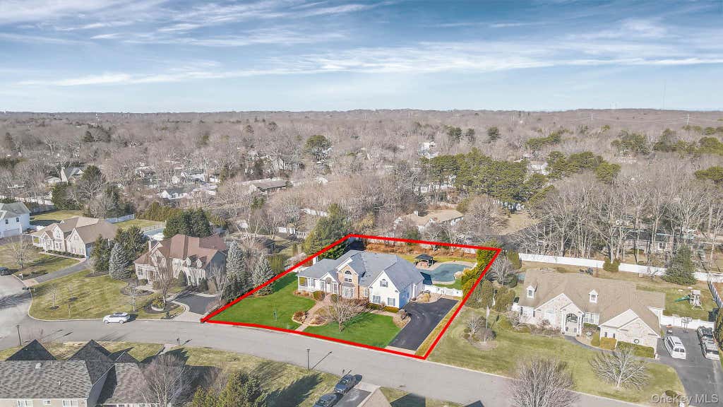 Photo of 3 Crossfield Court, Shoreham, NY 11786 (MLS # 1042218)