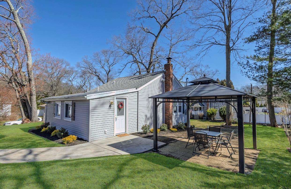 32 N Oxalis Road, Rocky Point, New York image 15