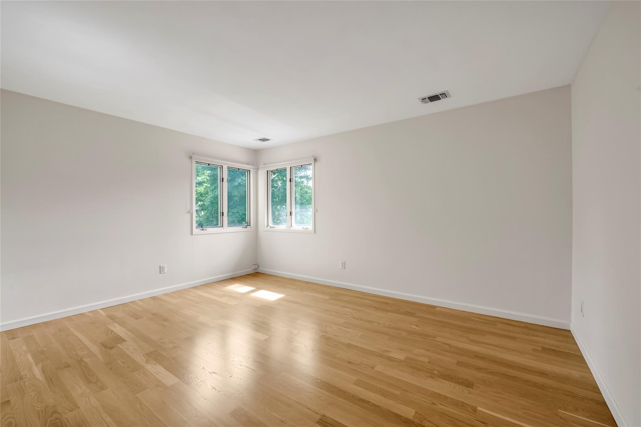 8 Bolton Drive, Manhasset, New York image 19