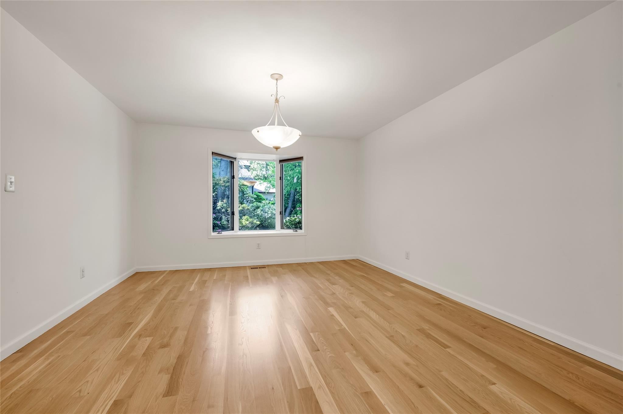 8 Bolton Drive