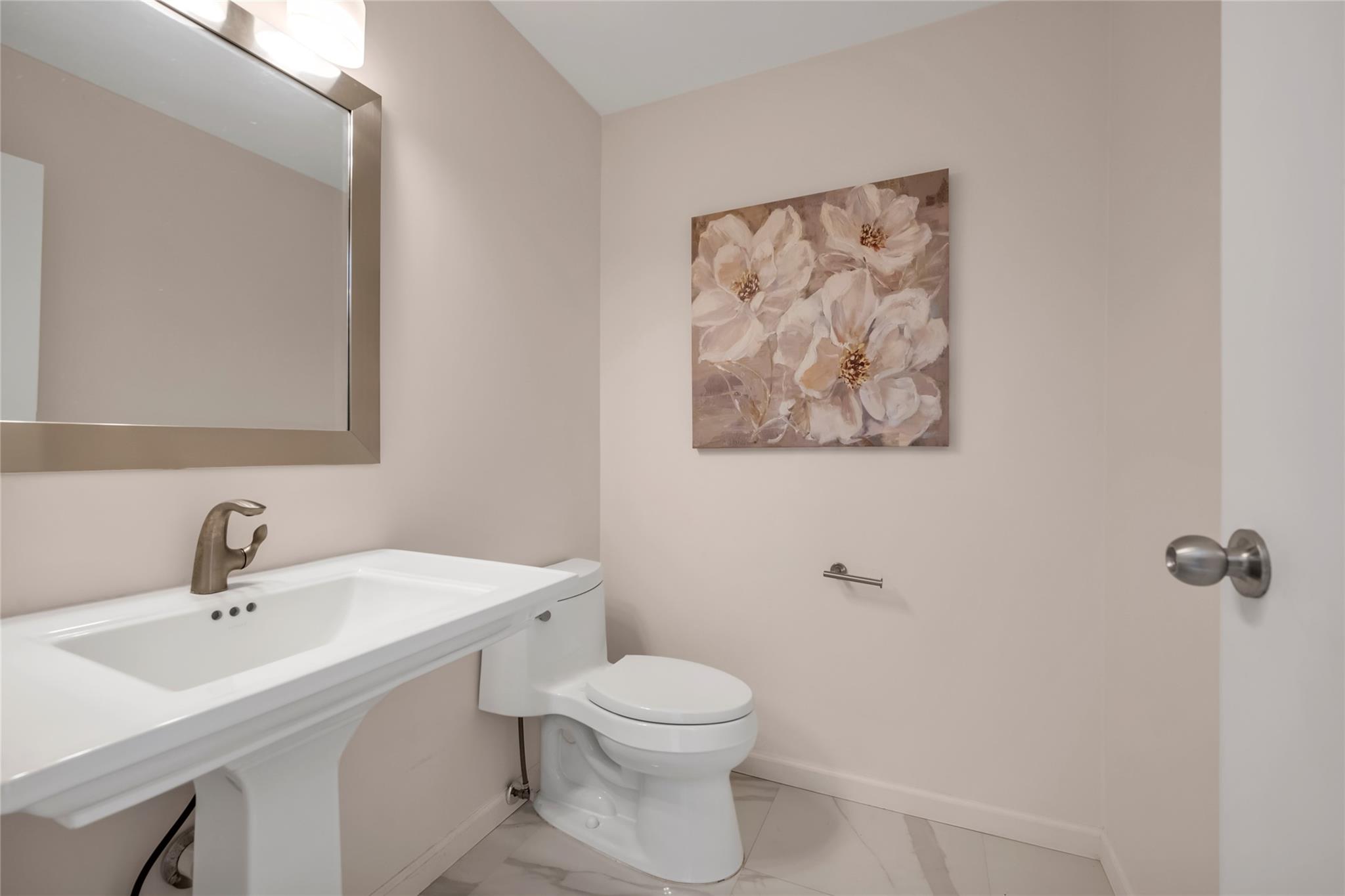 8 Bolton Drive, Manhasset, New York image 10