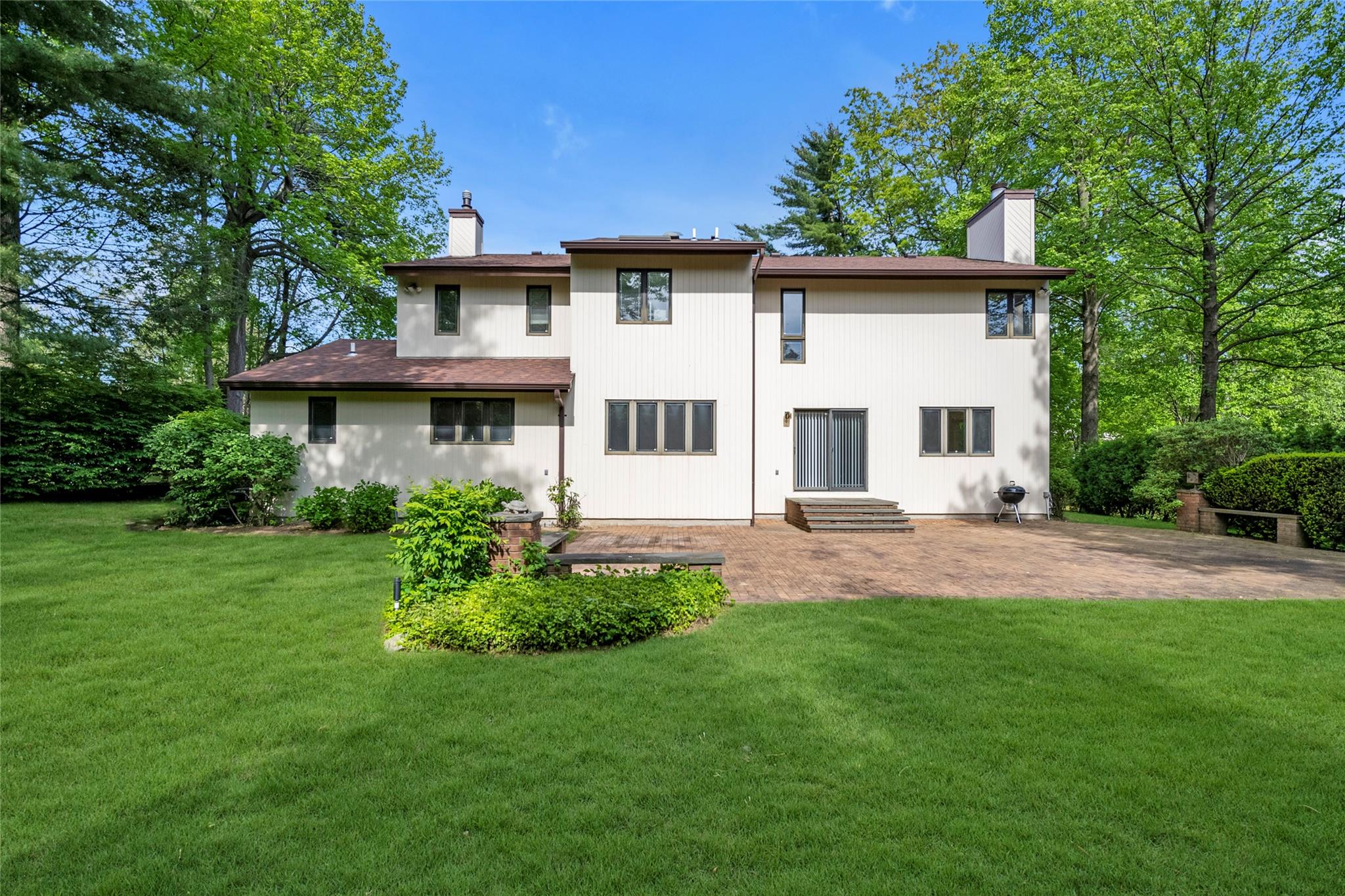 8 Bolton Drive, Manhasset, New York image 23