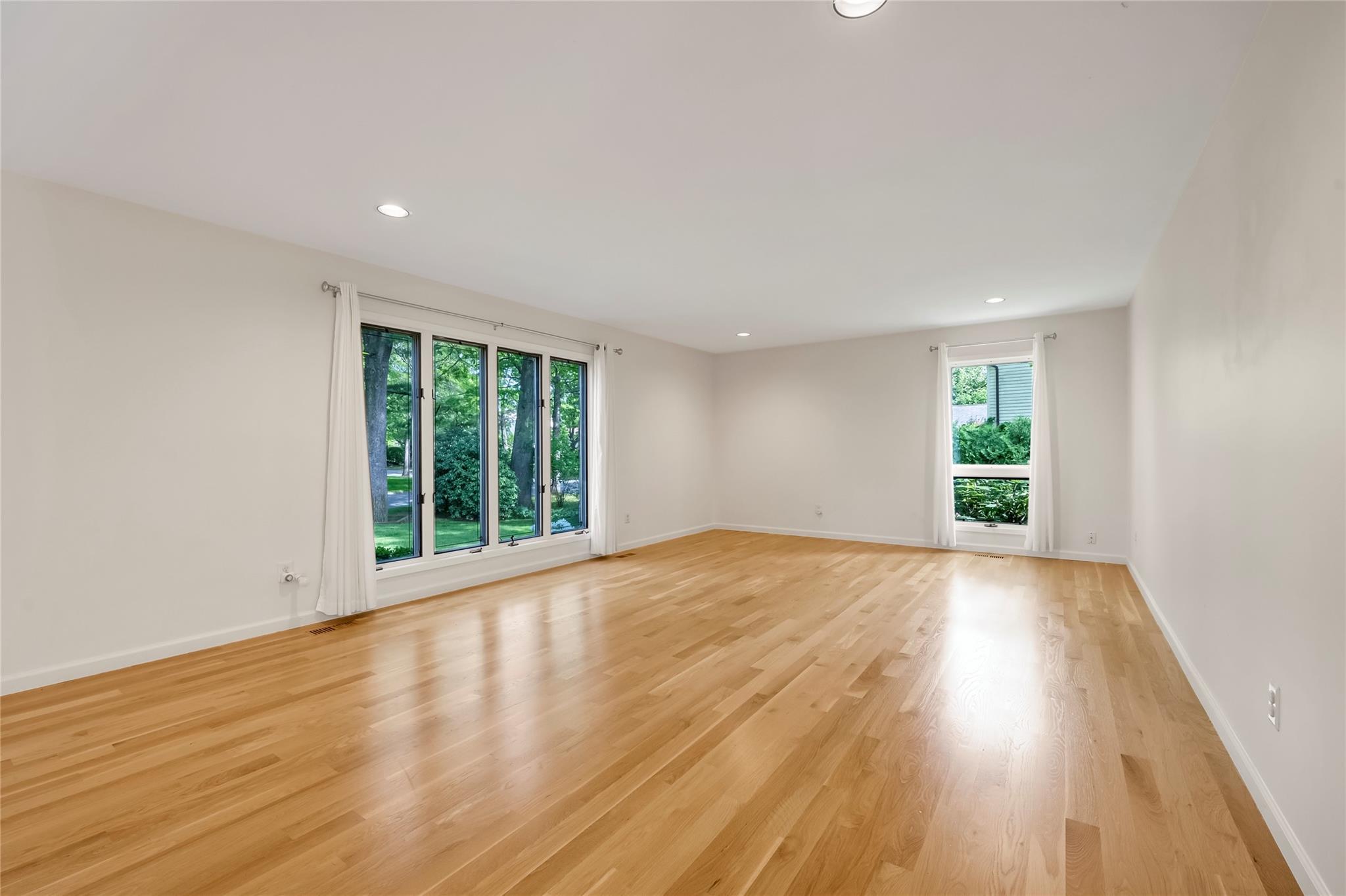 8 Bolton Drive