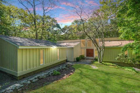 Photo for 22 Peters Lane, Pound Ridge, NY 10576 (MLS # 915480)