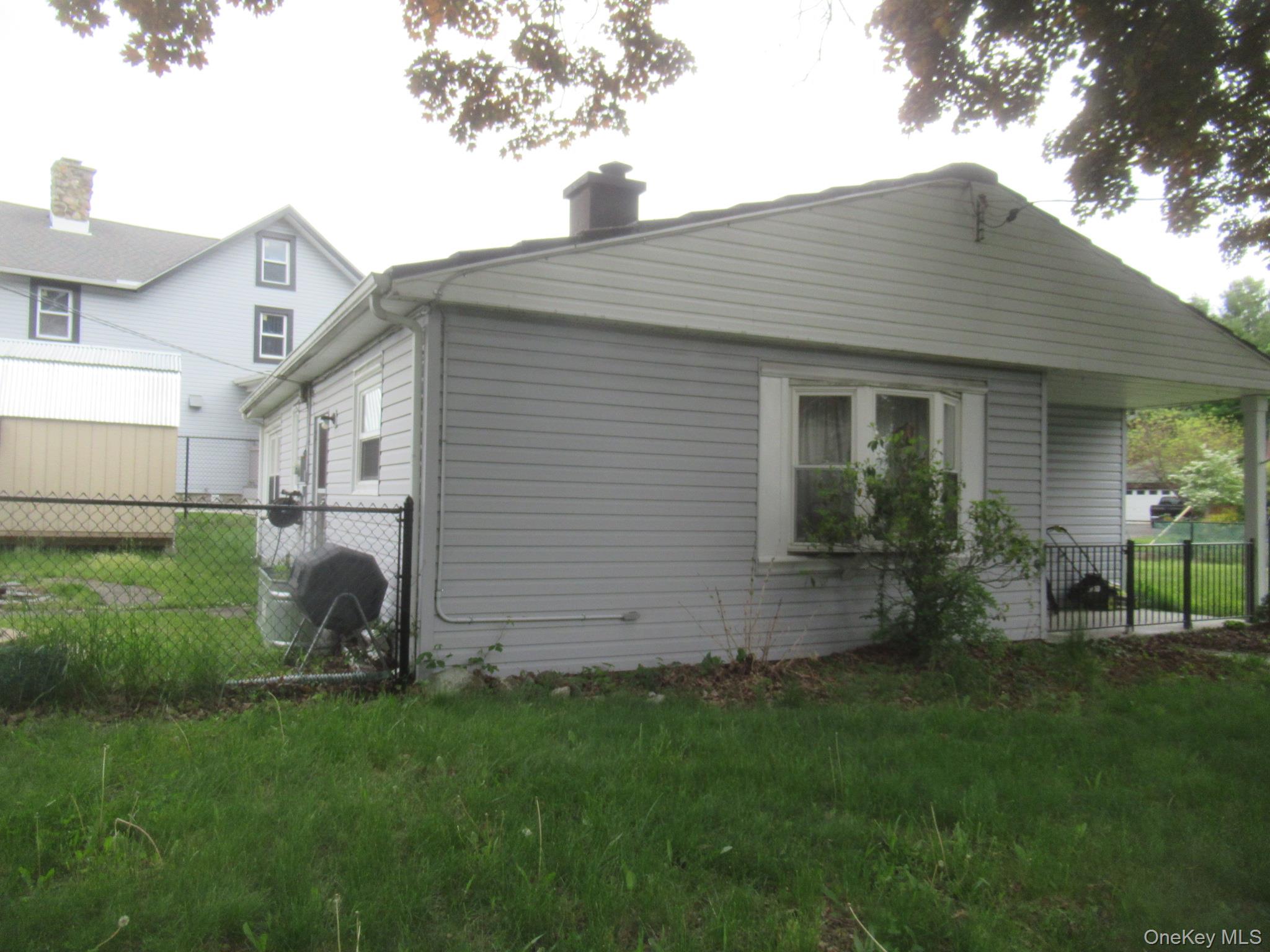 1 Hampton Place