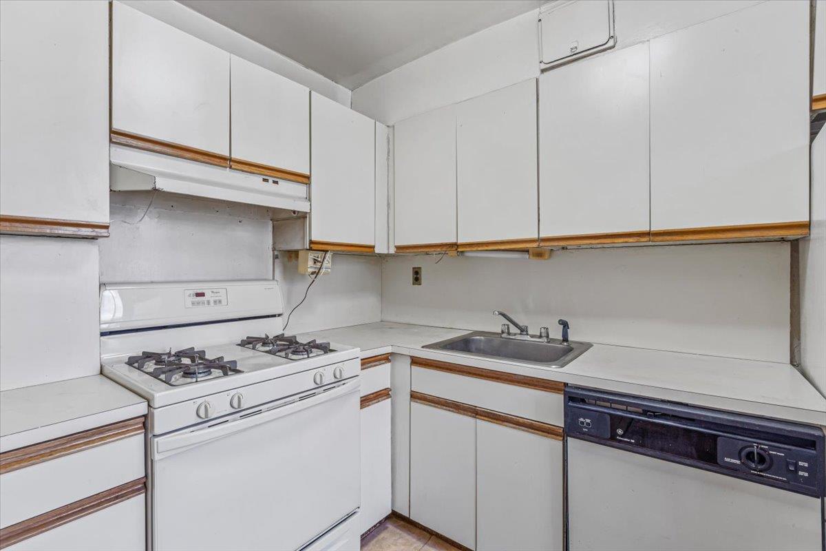 147-43 Village Road #38C, Jamaica, New York image 7
