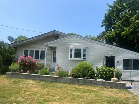 20 Rollin Lane Brentwood NY 11717