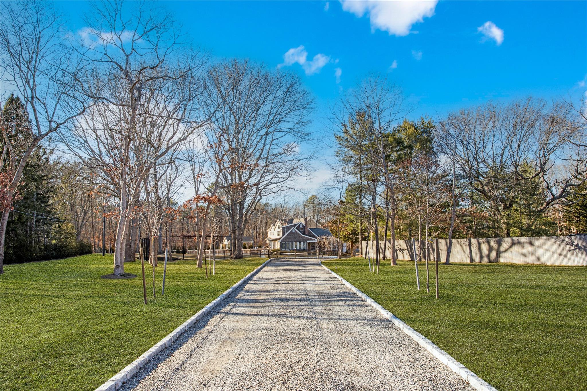 Arbutus Road, Quogue, Hamptons, NY - 4 Bedrooms  
3 Bathrooms - 