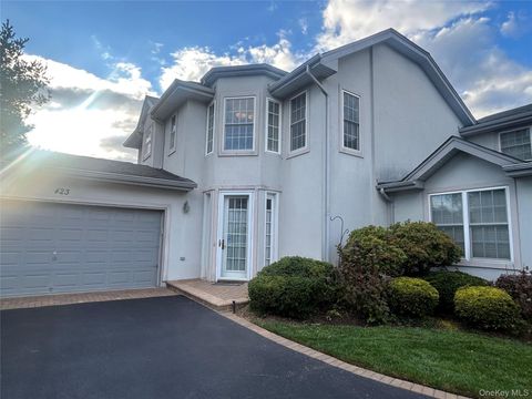 423 Florencia Place Melville NY 11747