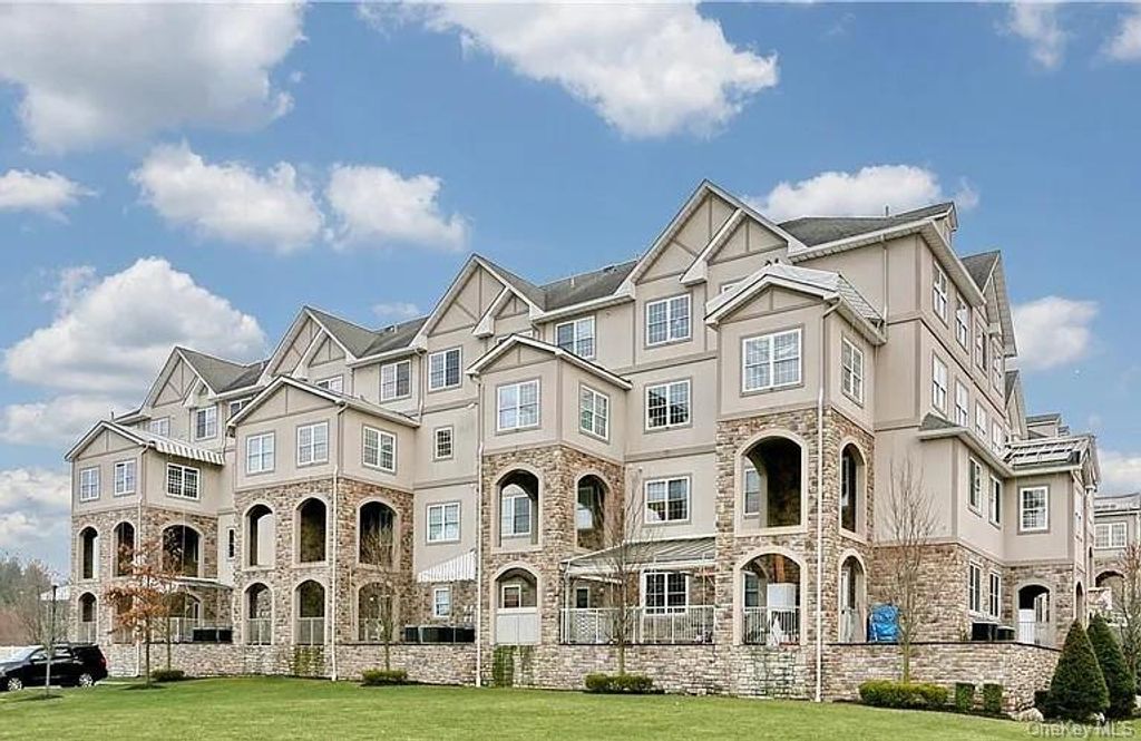 Photo of 1302 Parkview Drive, Spring Valley, NY 10977 (MLS # 939348)