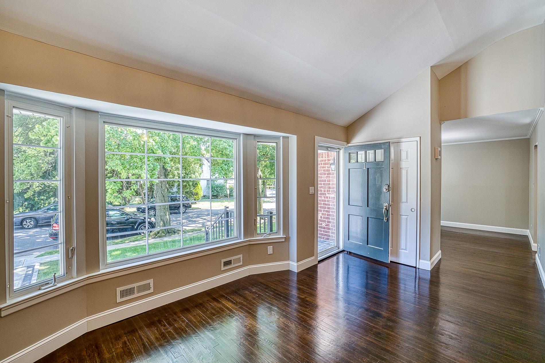 1 Pleasant Ave Ave