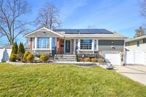 1 Pleasant Ave Ave Ave, Plainview, NY 11803 - MLS#: 839834
