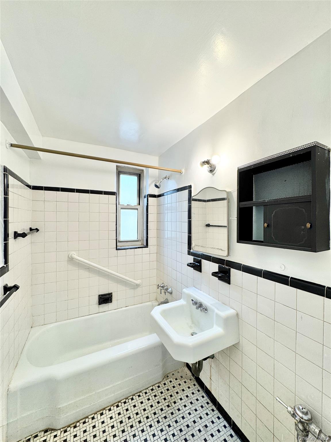 8337 Saint James Avenue Unit 3S