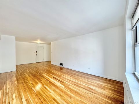 Photo of 8337 Saint James Avenue #Unit 3S, Elmhurst, NY 11373 (MLS # 919289)
