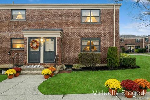 Homes For Sale - 73-21 220th Street #139B2<br/> Oakland Gardens, NY 11364