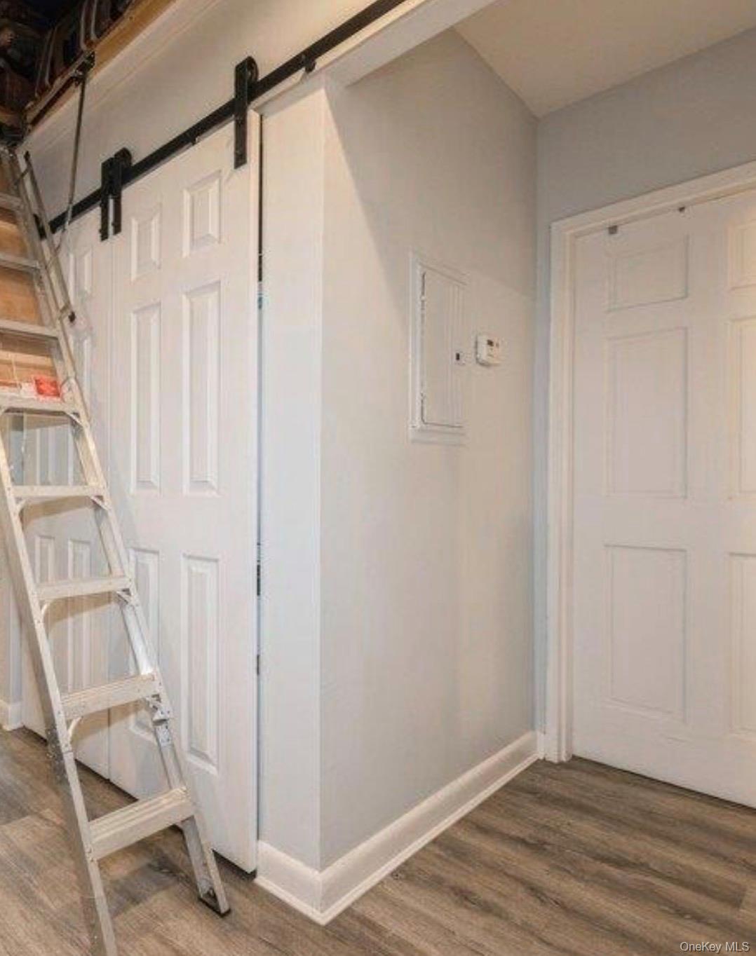 2549 JERUSALEM Avenue 2R - Photo 3