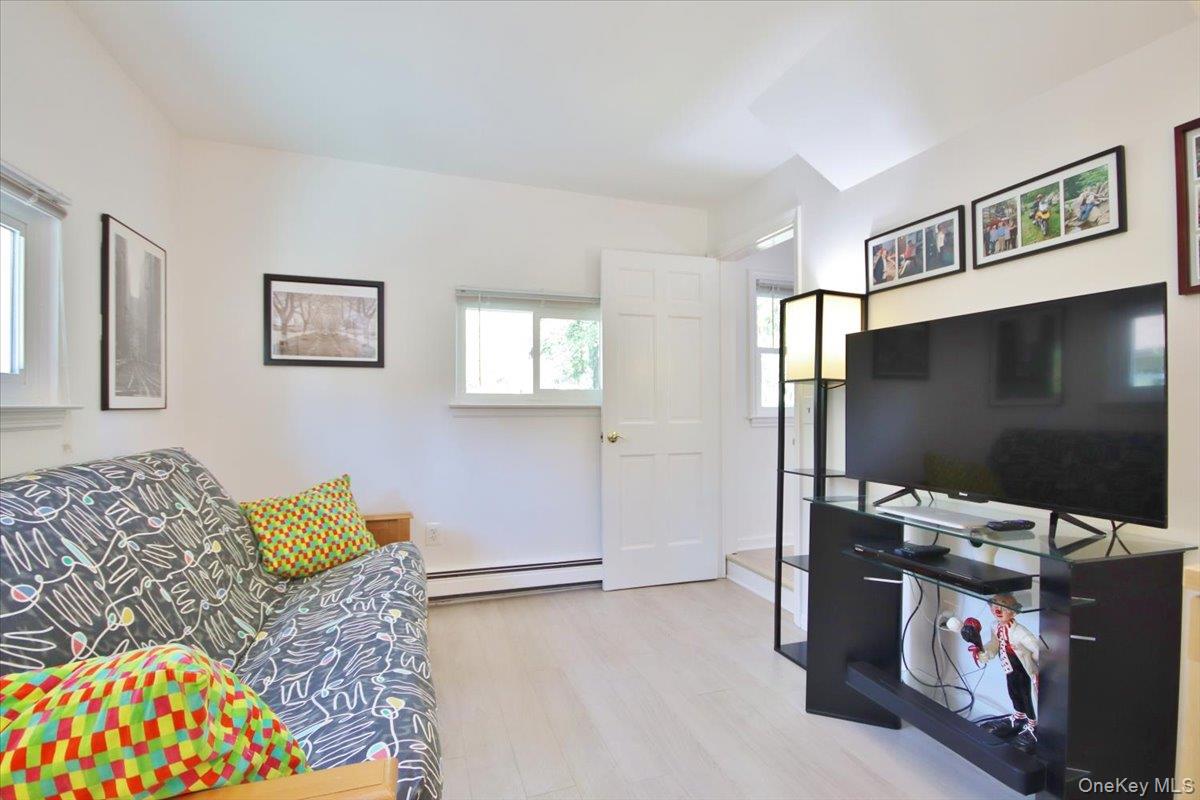 Marlboro, New York 12542, United States, 3 Bedrooms Bedrooms, ,2 BathroomsBathrooms,Residential,Active,227643