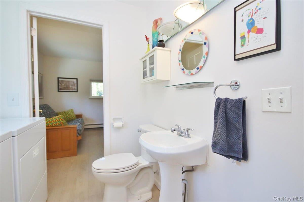 Marlboro, New York 12542, United States, 3 Bedrooms Bedrooms, ,2 BathroomsBathrooms,Residential,Active,227643