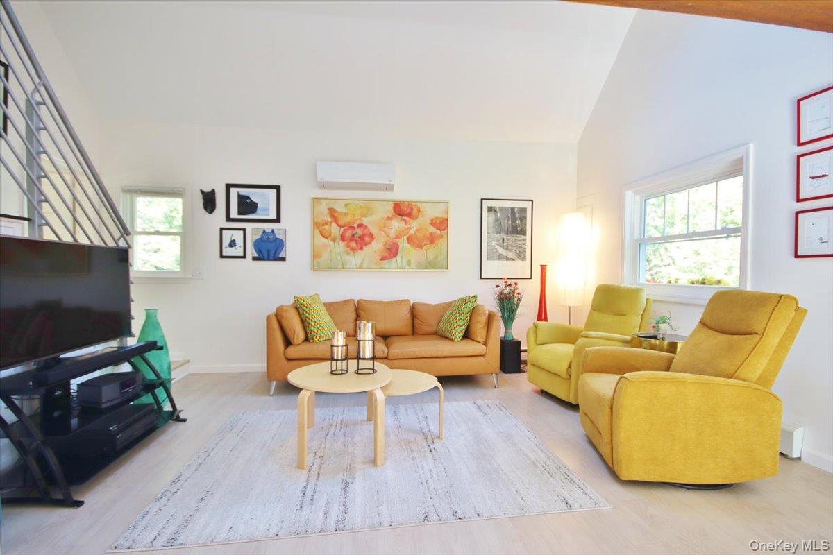 Marlboro, New York 12542, United States, 3 Bedrooms Bedrooms, ,2 BathroomsBathrooms,Residential,Active,227643