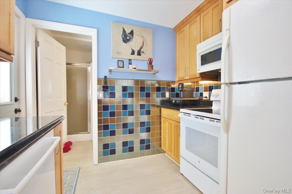 Marlboro, New York 12542, United States, 3 Bedrooms Bedrooms, ,2 BathroomsBathrooms,Residential,Active,227643