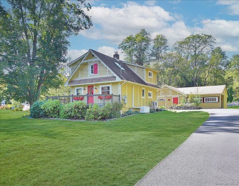 Photo of 143 Old Post Road, Marlboro, NY 12542 (MLS # 923789)