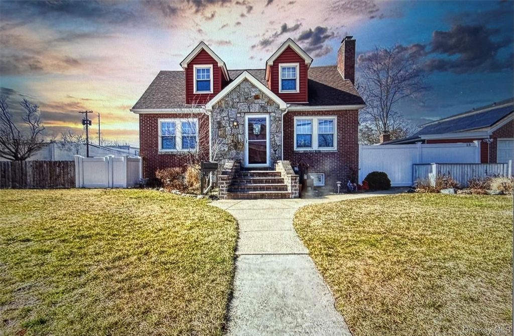 Photo of 15 Park Street, Copiague, NY 11726 (MLS # 986401)