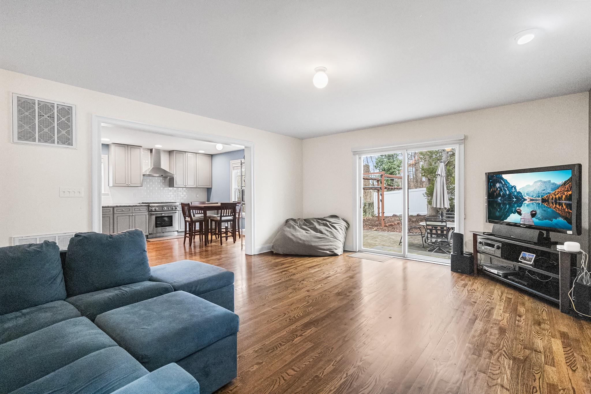 3 Schaefer Street, Huntington Station, New York image 9