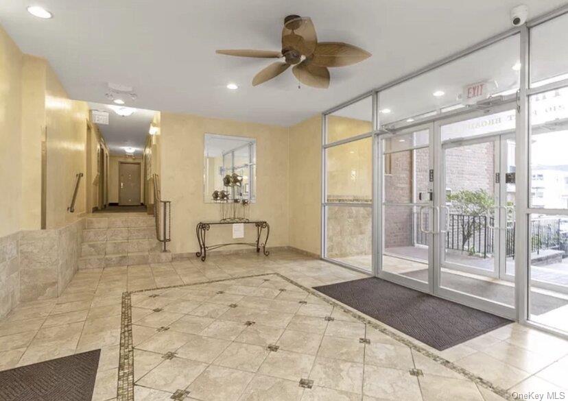 210 E Broadway 6J