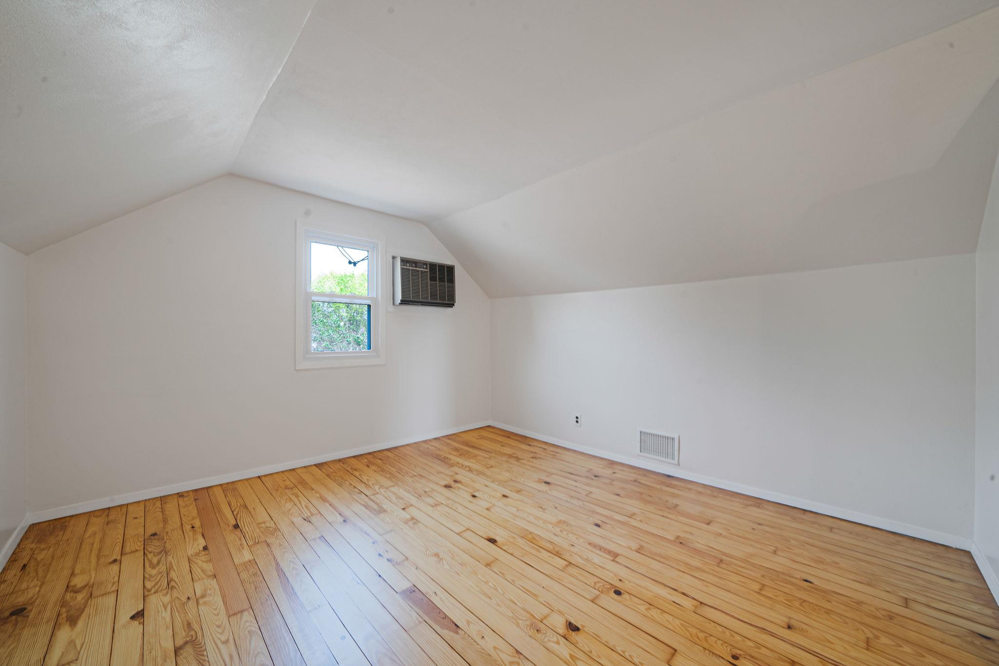 193 Charter Oaks Avenue, Brentwood, New York image 23