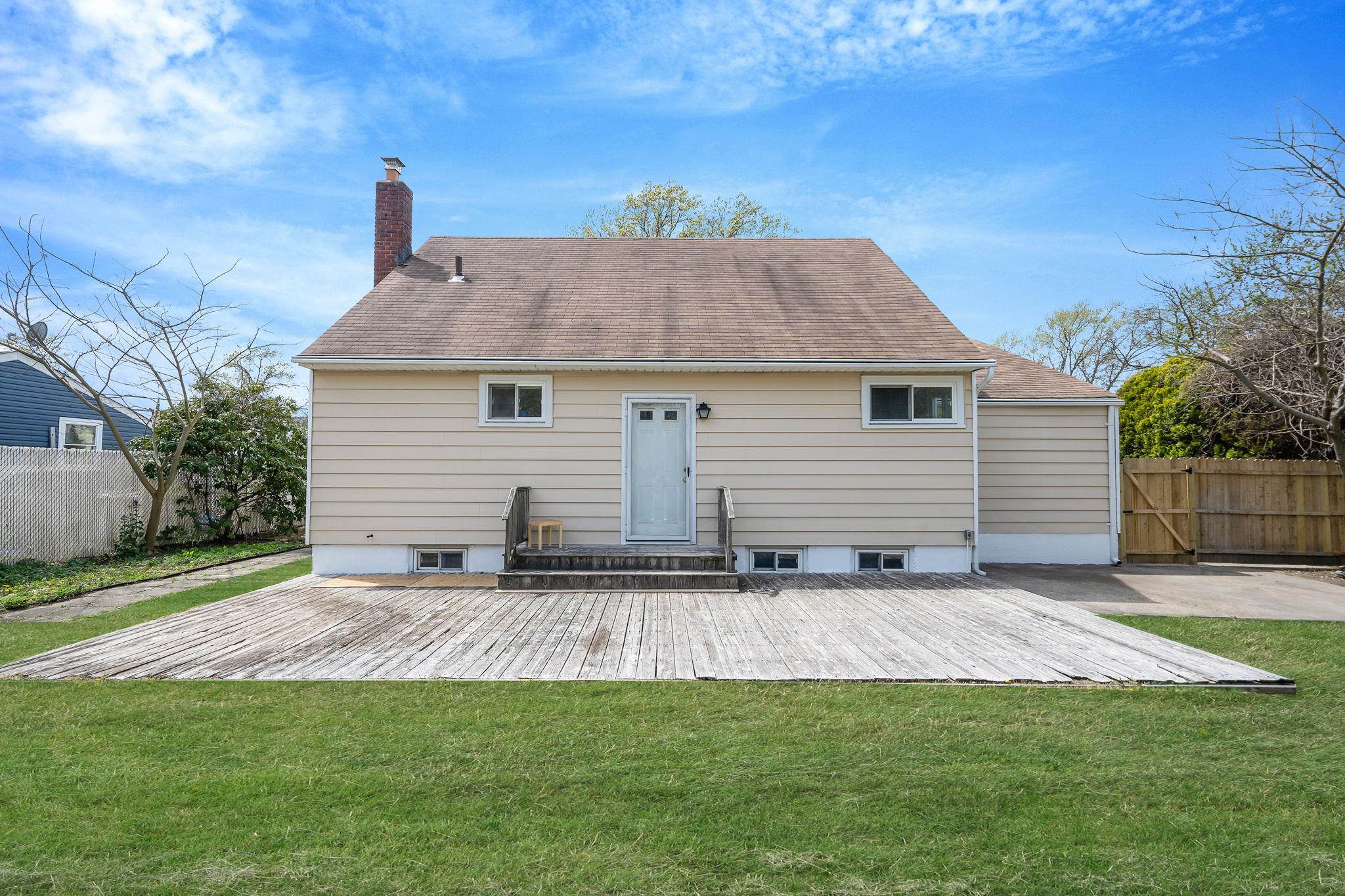 193 Charter Oaks Avenue, Brentwood, New York image 6
