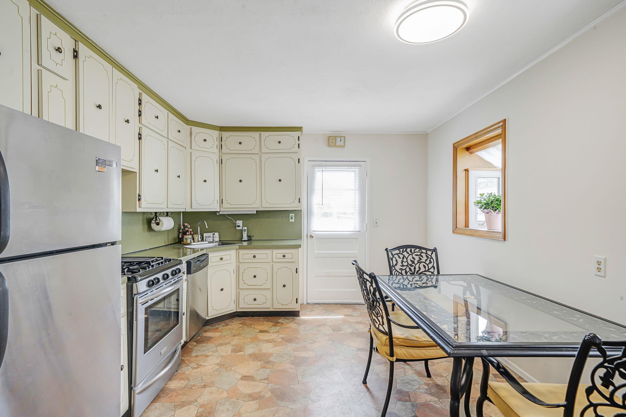 193 Charter Oaks Avenue, Brentwood, New York image 13