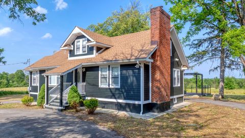 1091 Albany Post Road Gardiner NY 12525