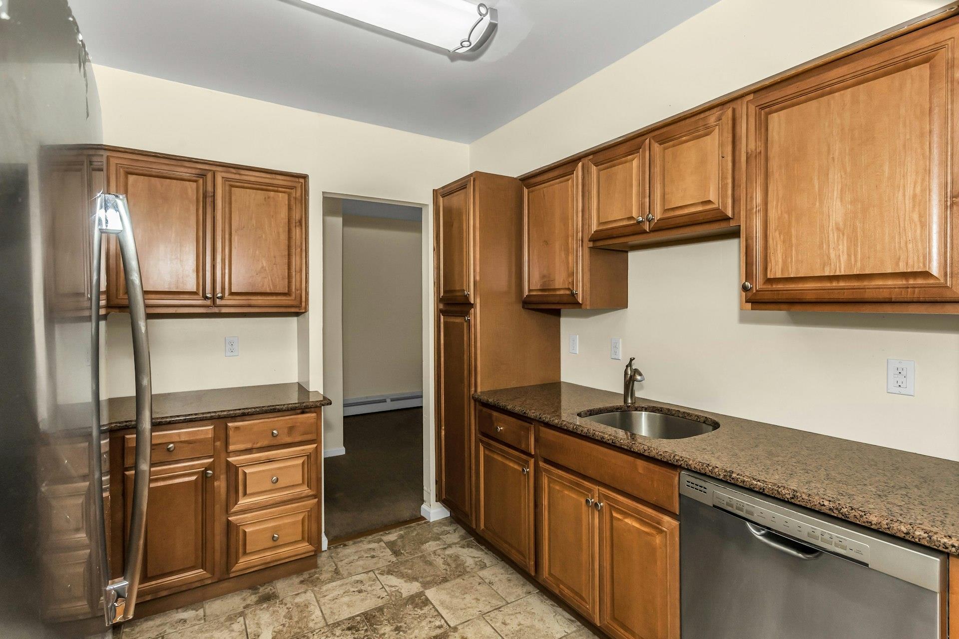 14 Florence Ave #25D, Freeport, New York image 4