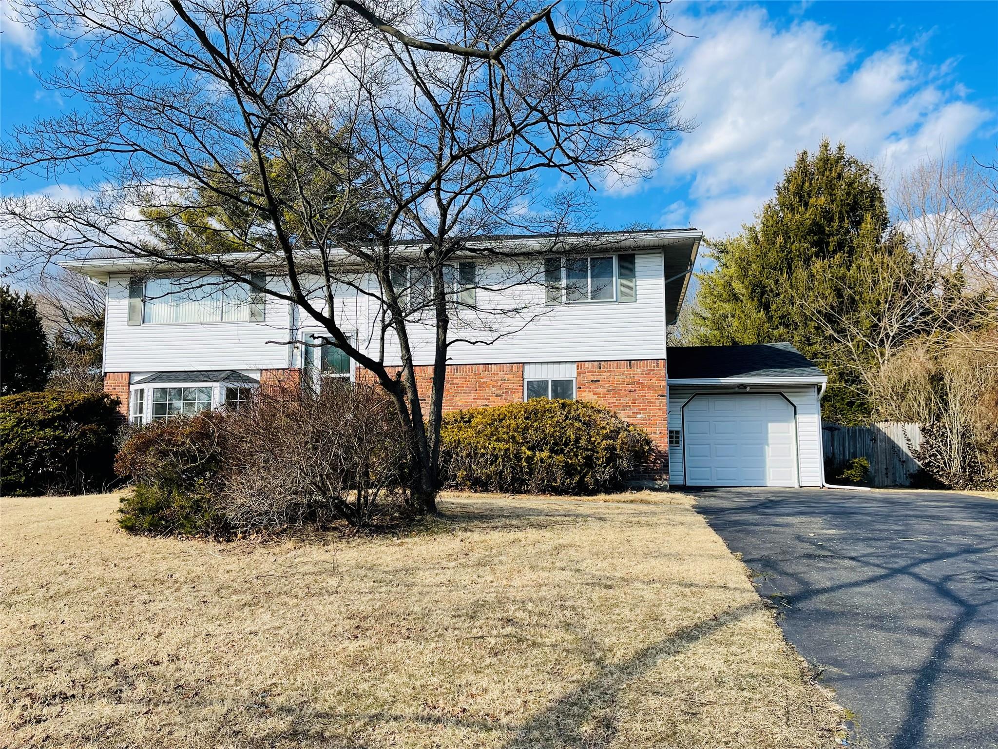45 Ort Court, Sayville, New York image 2