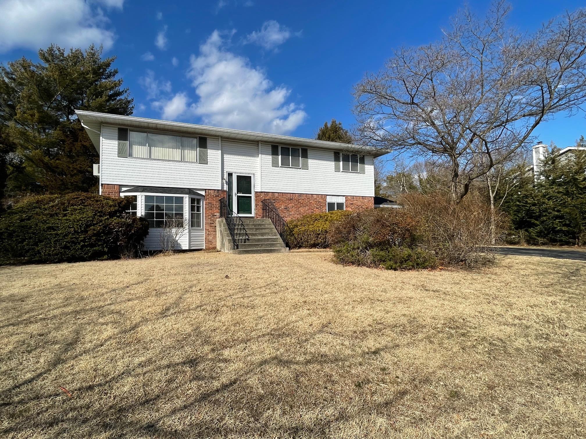 45 Ort Court, Sayville, New York image 1