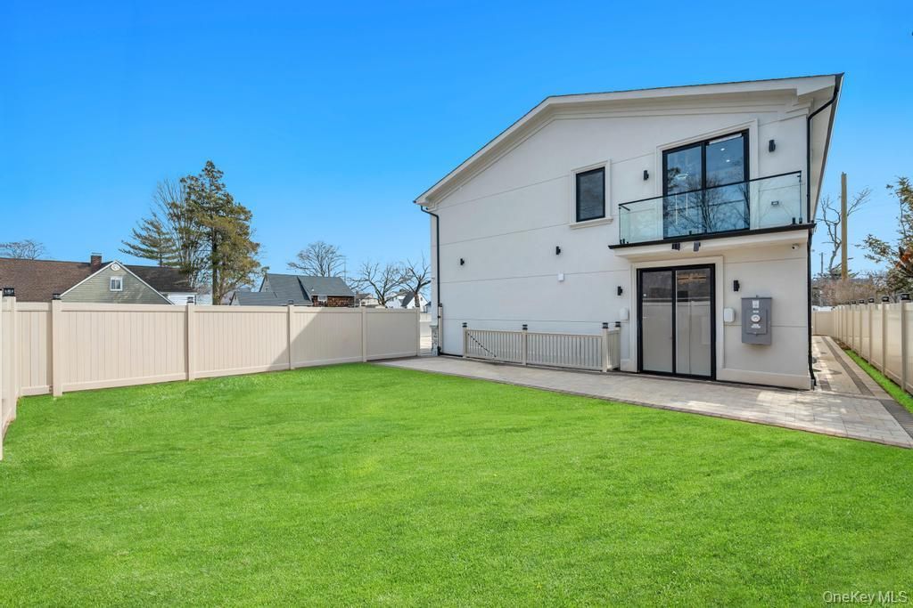 Photo of 36 Jupiter Lane, Levittown, NY 11756 (MLS # 976949)