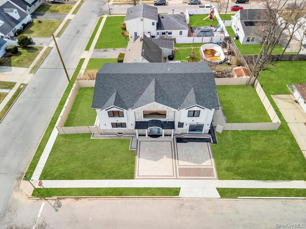 Photo of 36 Jupiter Lane, Levittown, NY 11756 (MLS # 976949)