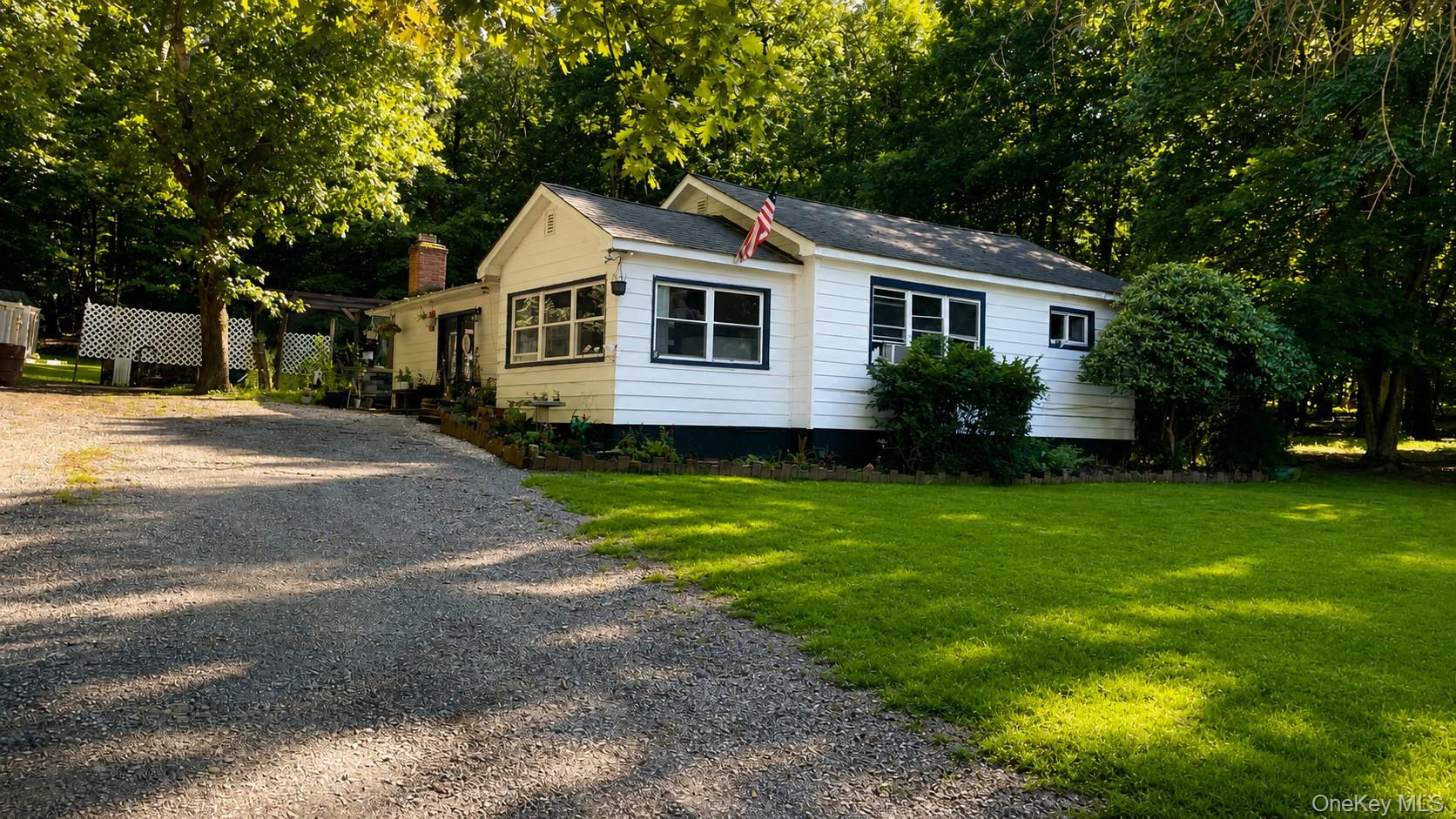 16 Upper Hillman Road