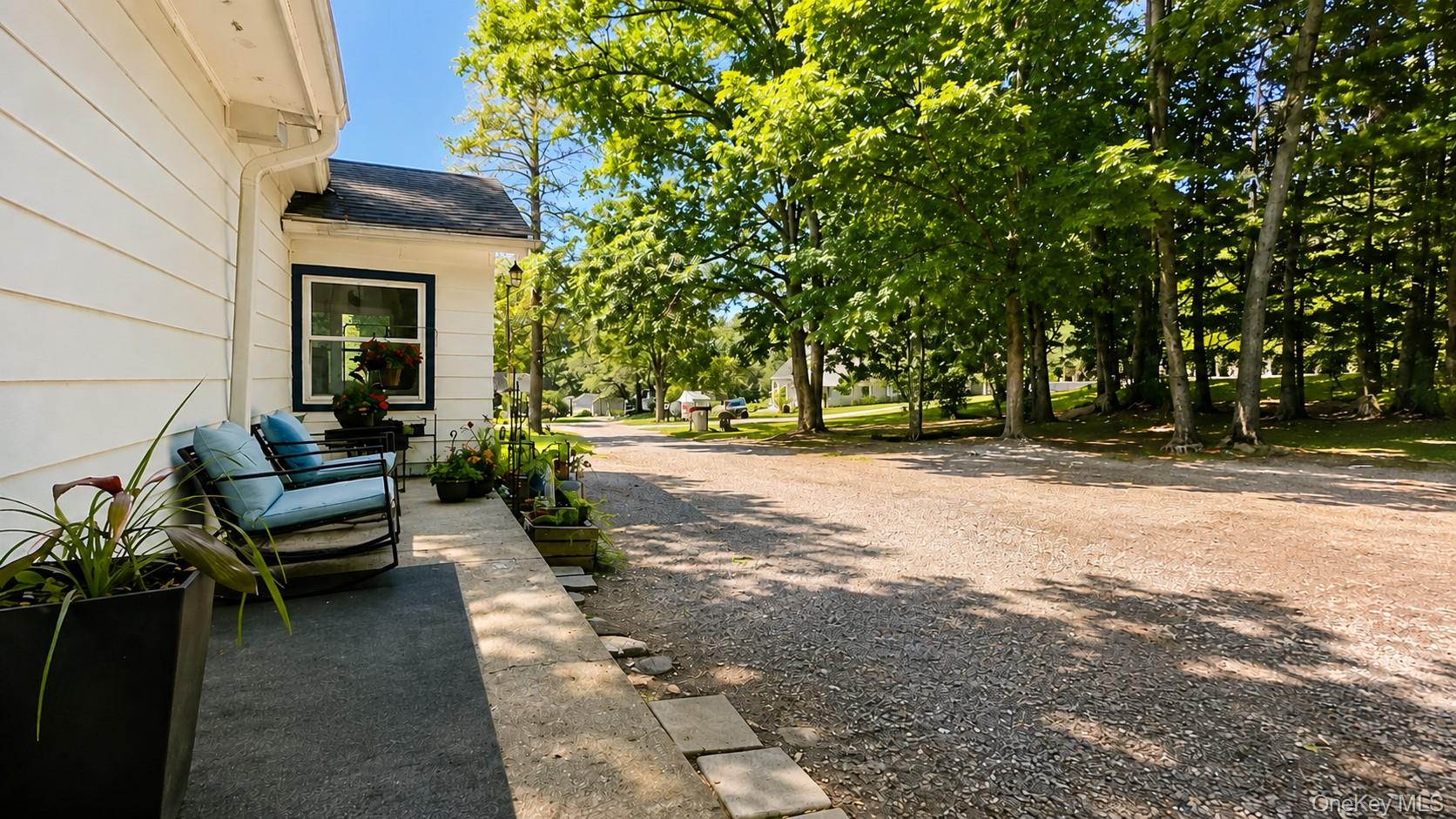 16 Upper Hillman Road