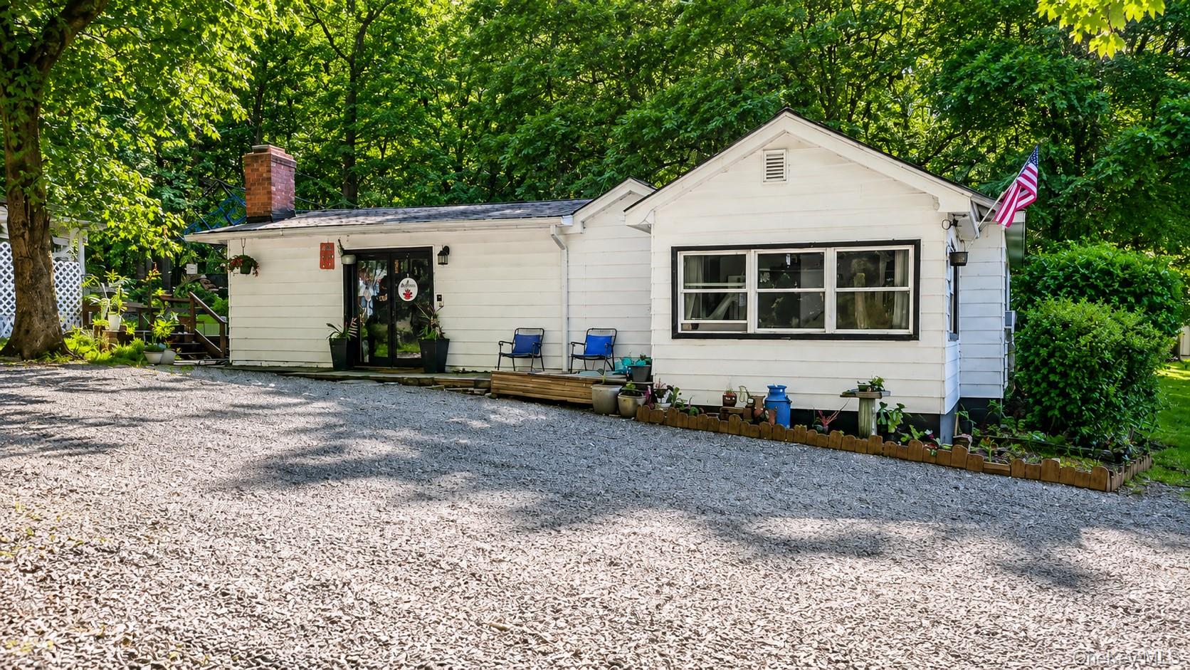 16 Upper Hillman Road
