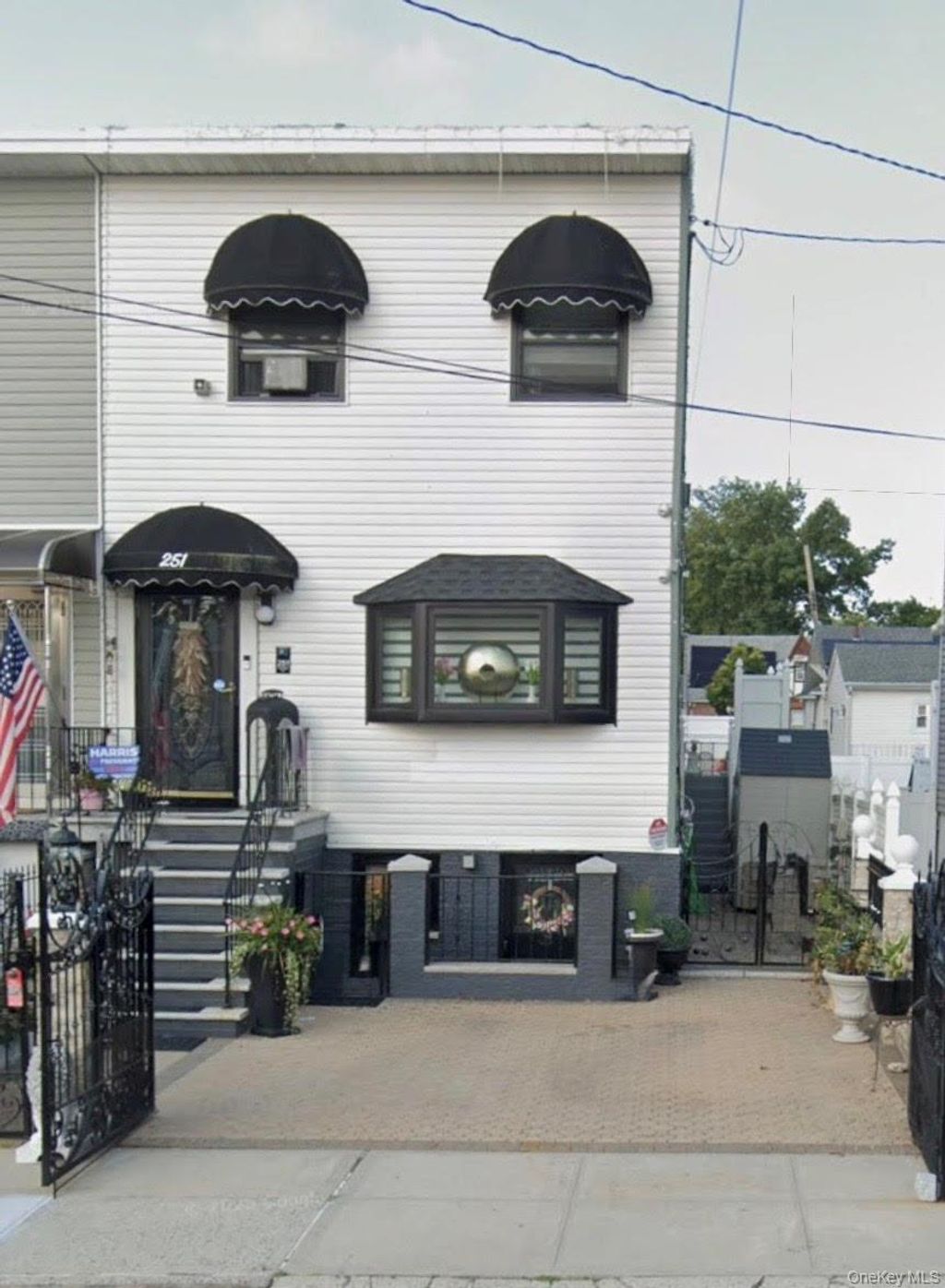 Photo of 251 Longstreet Avenue, Bronx, NY 10465 (MLS # 1018642)
