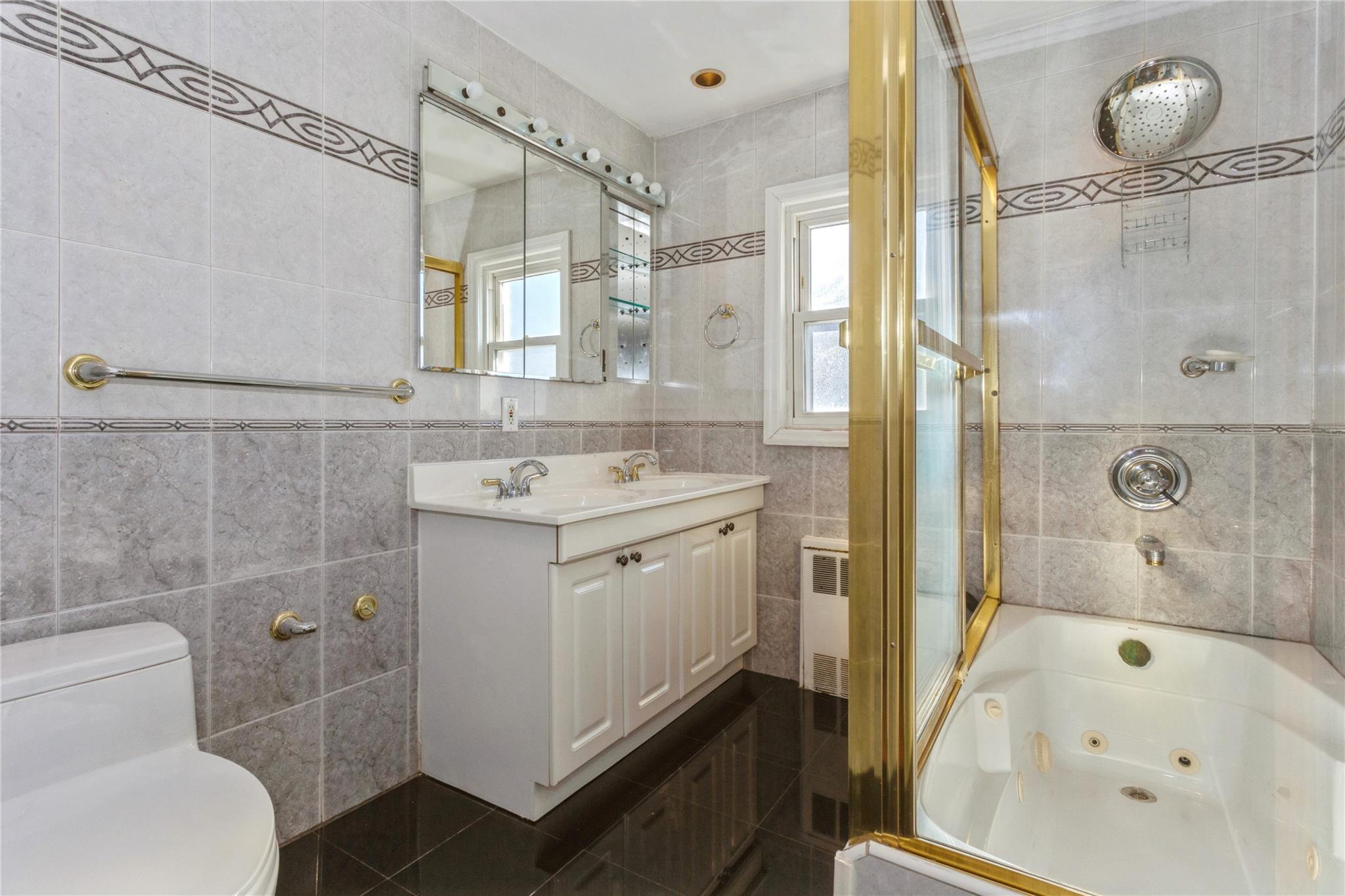 8235 Little Neck Parkway, Glen Oaks, New York image 17
