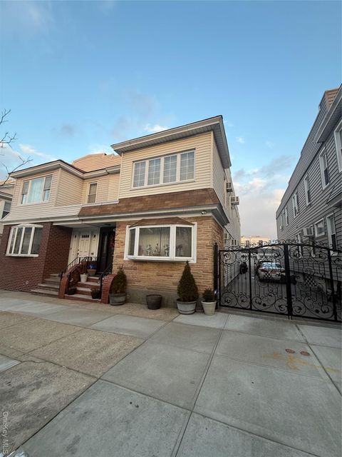 7841 84th Street Glendale NY 11385