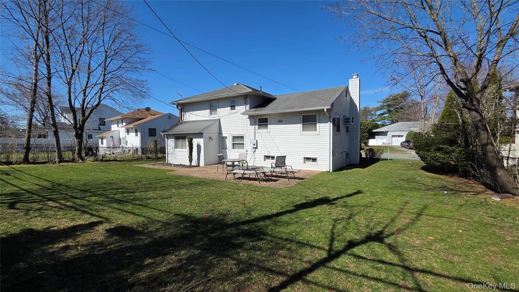 Photo of 17 Fresno Drive, Plainview, NY 11803 (MLS # 987421)