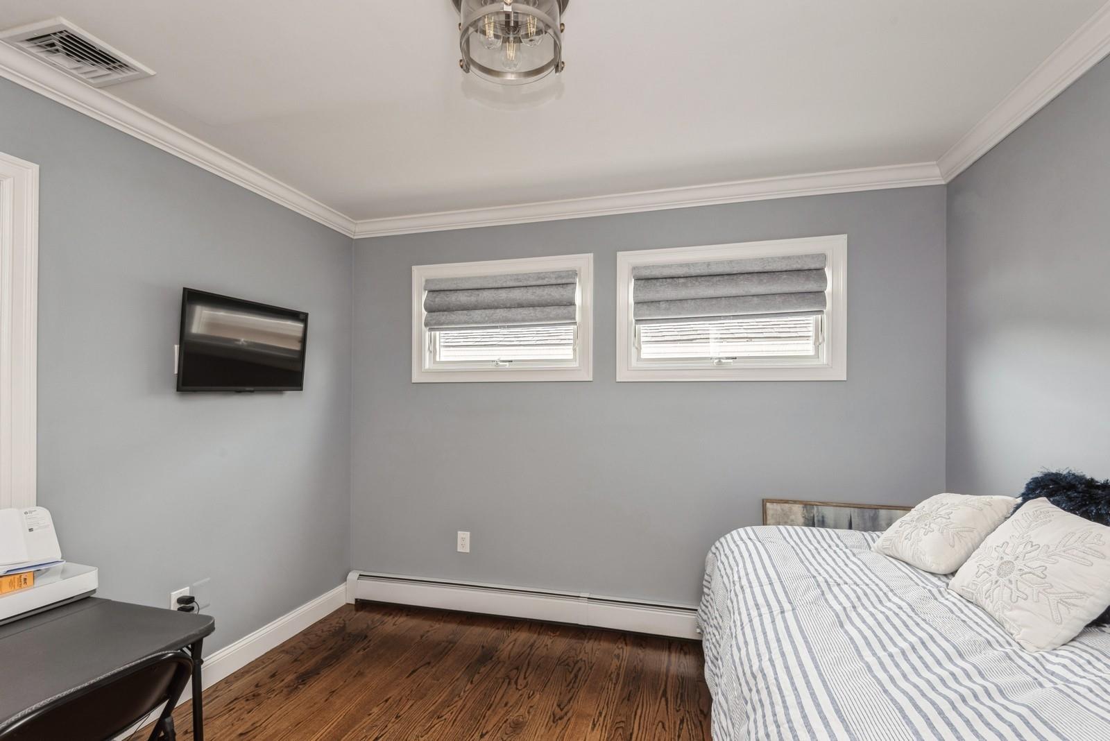 14 Waterview Avenue, Massapequa, New York image 20